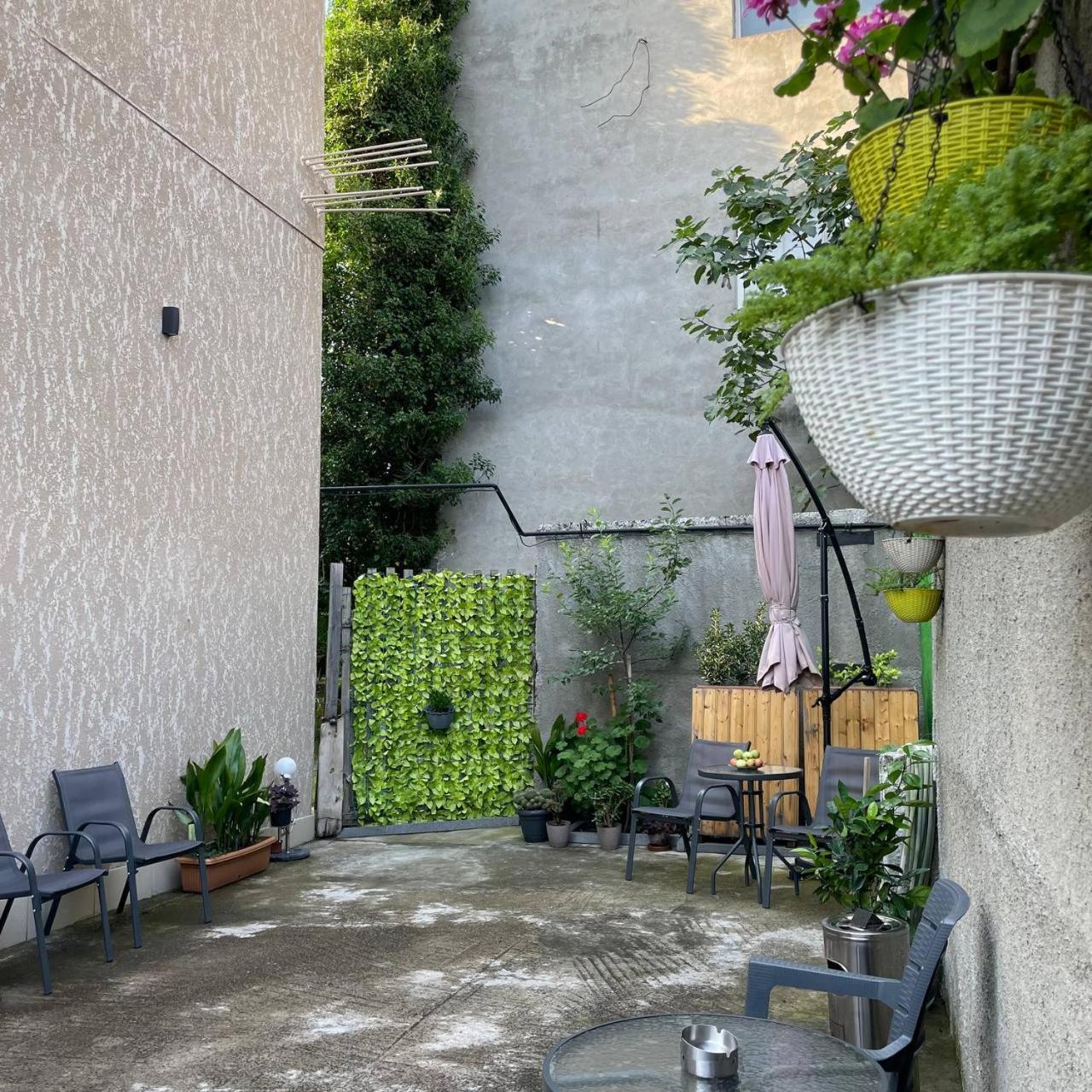 Guest House Nima Кутаиси Экстерьер фото